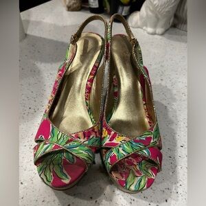 Lilly Pulitzer Golden wedges SZ 9M